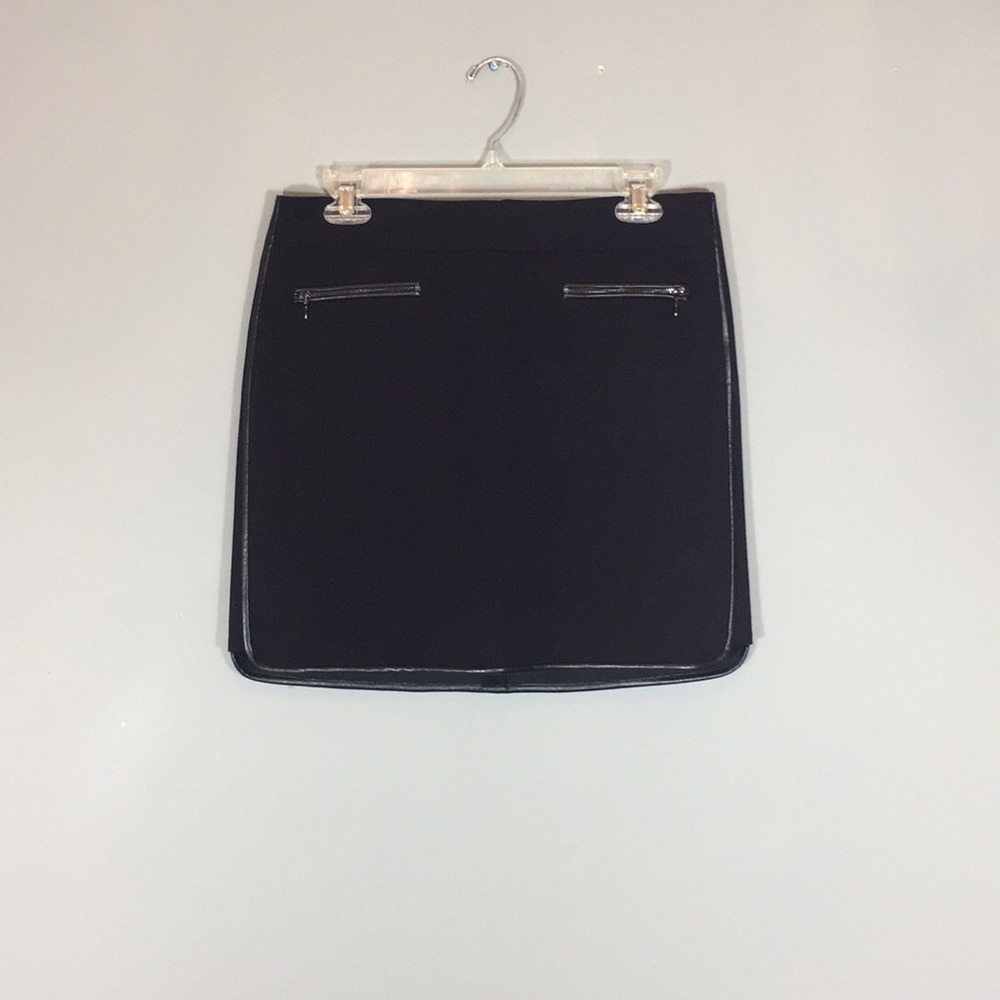 White House Black Market skirt w/ leather piping